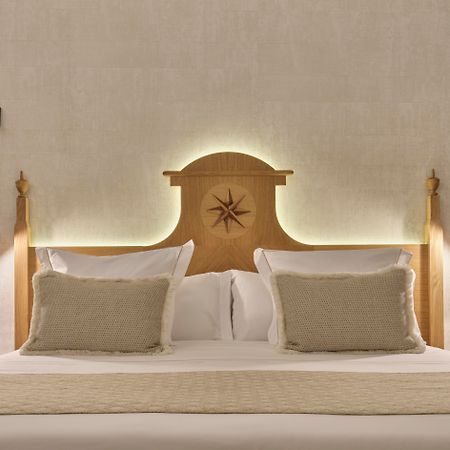 Hotel Antigua Palma - Casa Noble Kültér fotó A bed with a headboard